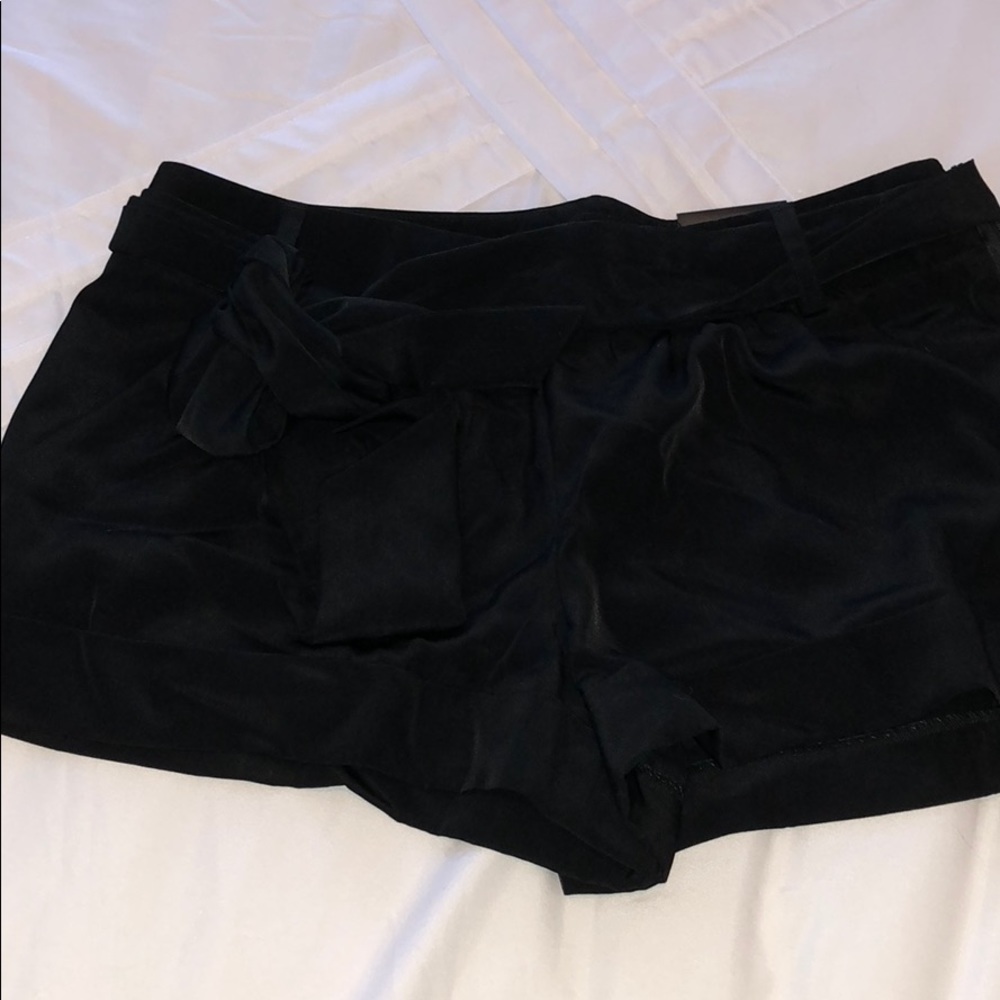 Express shorts with tags
